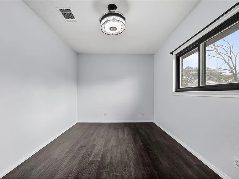 8409 Nairn Dr — Photo 18