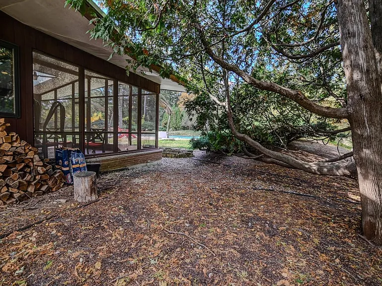 4746 Lafayette Dr — Photo 6