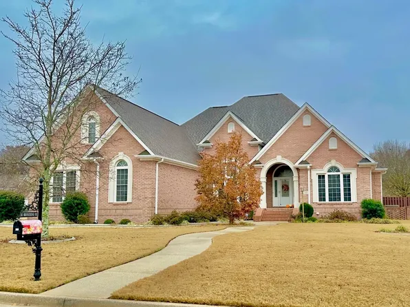 110 Brookeridge Dr, Russellville, AL 35654