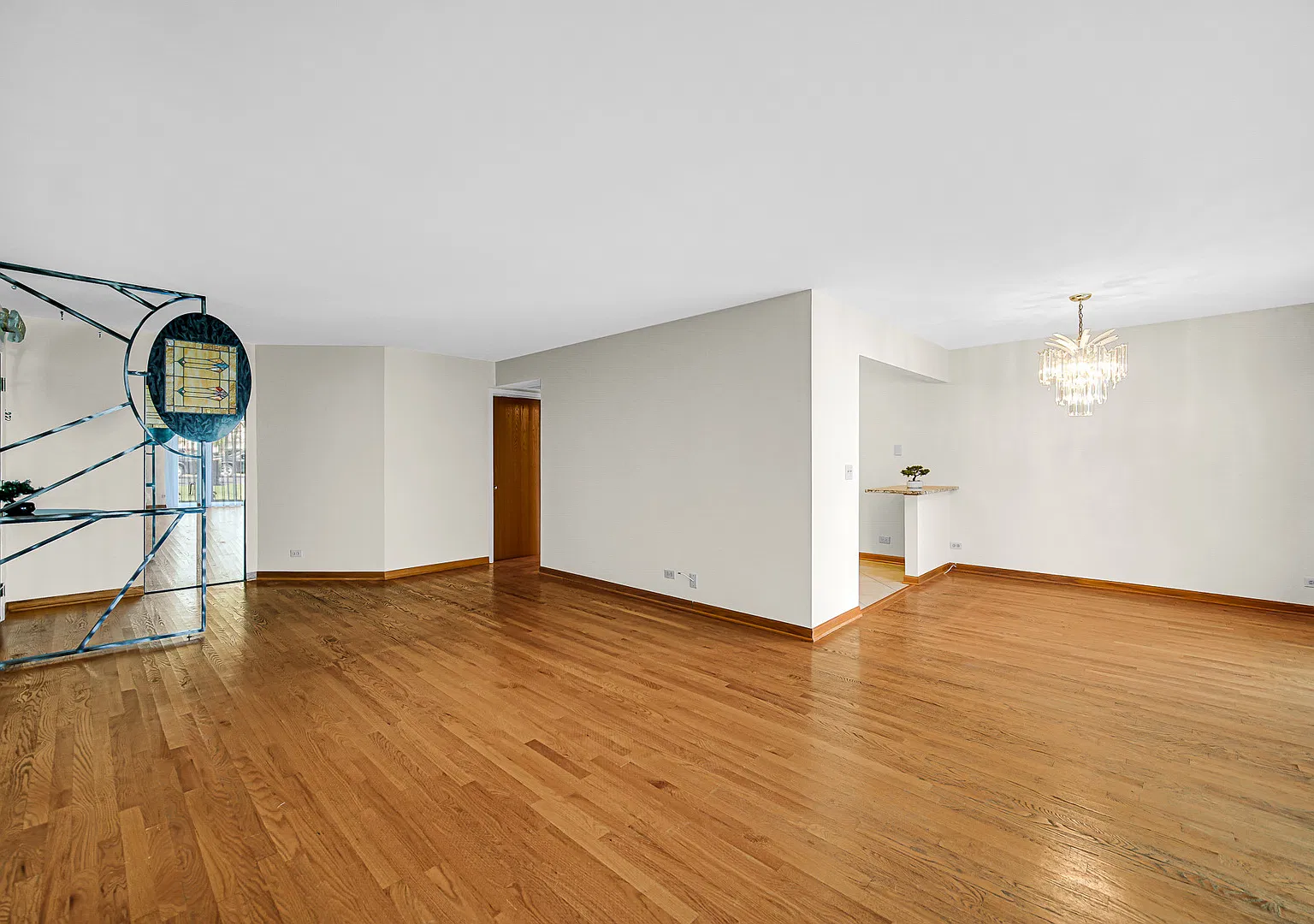 1 bed, 933 sqft, $2,150 — Photo 4