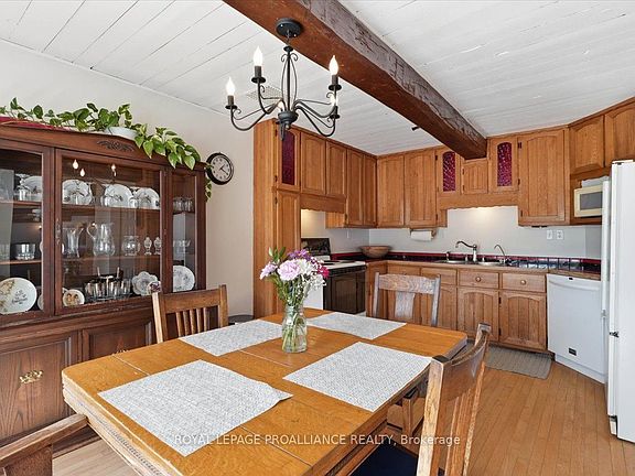 5th image of 465 Countryman Rd