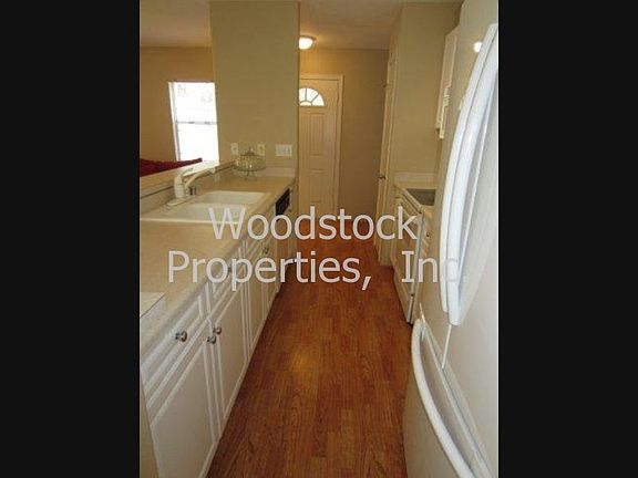 Wood laminate flooring