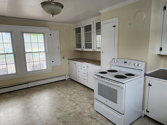 other side of kitchen