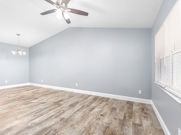 4th image of 1002 Disston Ave