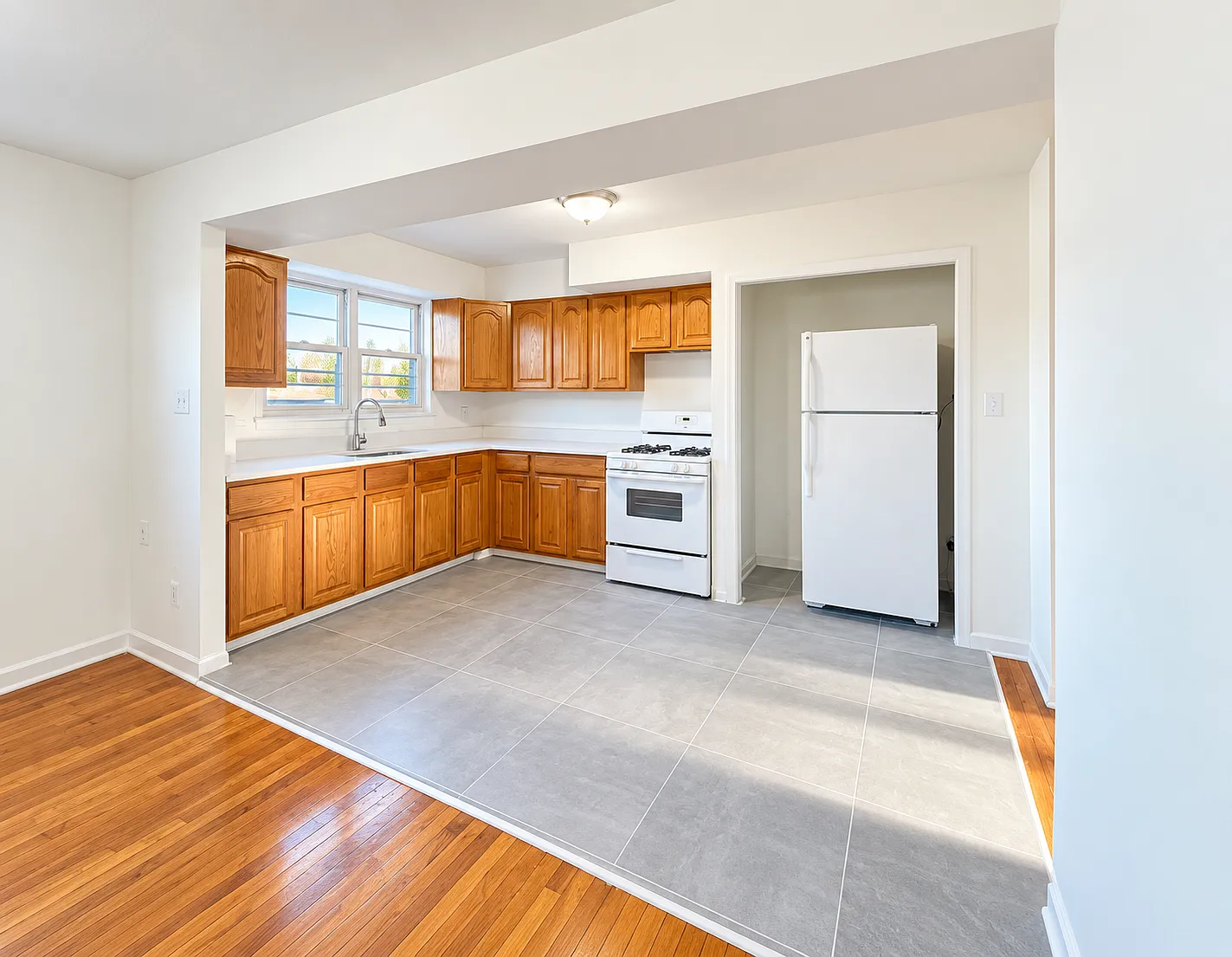 3 bed, 1.5 bath, $3,606 — Photo 4