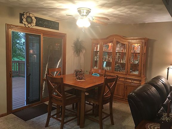 5th image of 302 E Old Orchard Dr