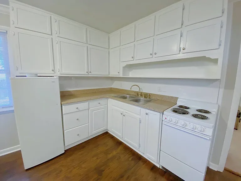 12005 Greenleaf Dr SE — Photo 16