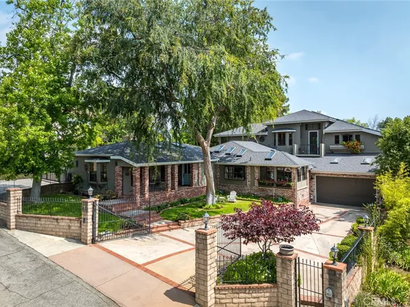 2410 W Cinco Casitas Ln, La Crescenta, CA 91214