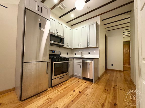 3rd image of 212 Starr St APT 1L