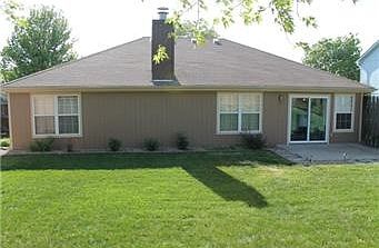 5th image of 805 SW Lakeview Dr