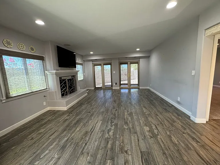 8100 E Camelback Rd #14 — Photo 12