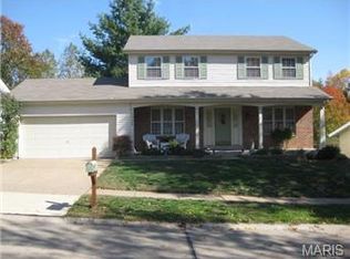 1022 Timberfield Dr, Ballwin, MO 63021