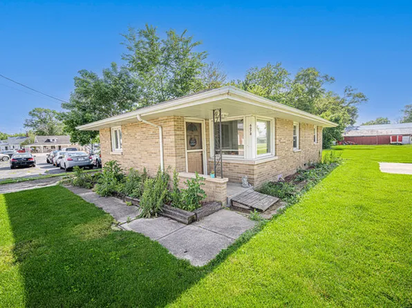 6678 S State Route 1, Saint Anne, IL 60964