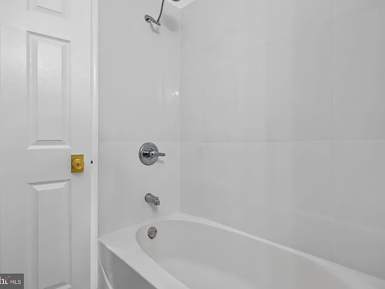 319 Laurel Ave — Photo 22