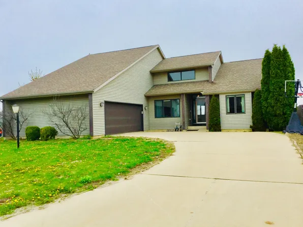 3716 Boulder Ridge Dr, Champaign, IL 61822