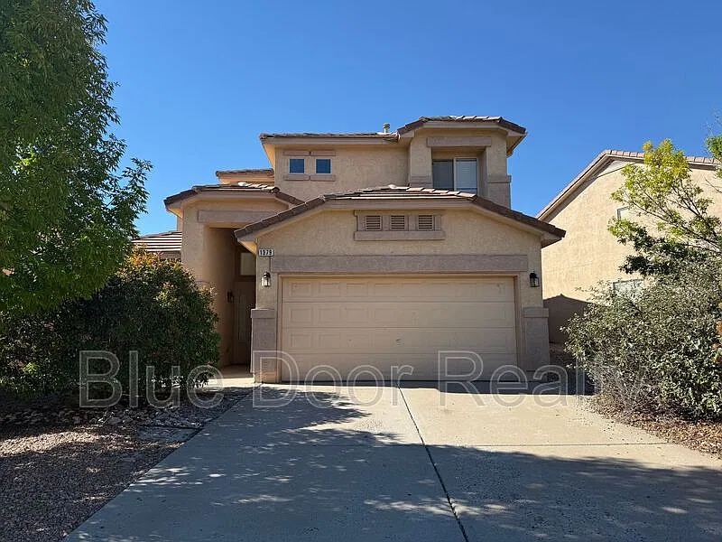 3 bed, 2.5 bath, 2191 sqft, $2,350 — Photo 1