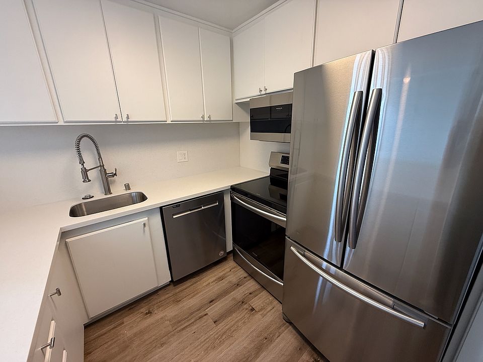1st image of 606 Parkman Ave APT 8