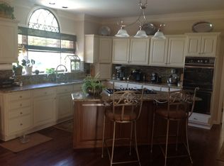 22425 N Linden Dr, Lake Barrington, IL 60010