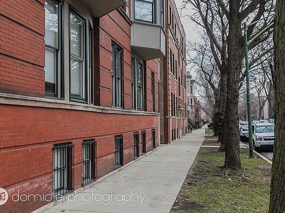 3rd image of 1301 N Hoyne Ave APT 1