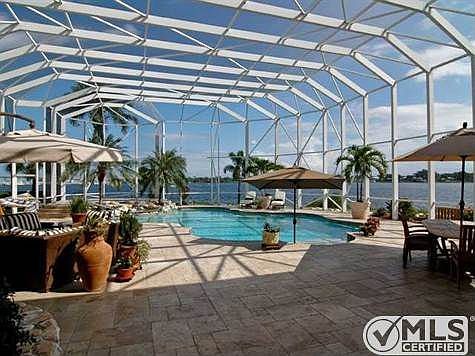 3rd image of 661 SW Bay Pointe Cir