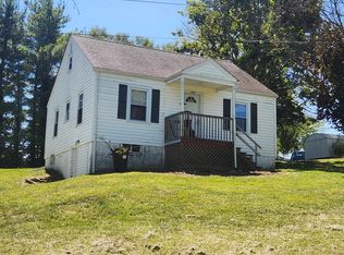 318 Wolfe Ave, Marion, VA 24354