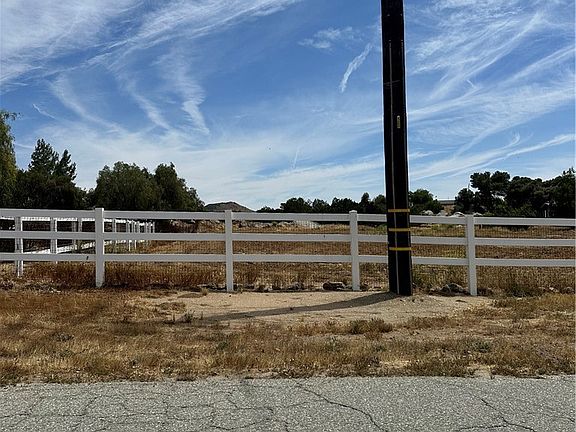 4th image of 21520 Gold Valley Rd