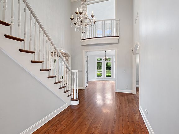 4th image of 610 Woodland Ave