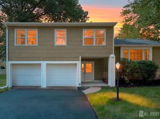 17 Meredith Rd, Edison, NJ 08817