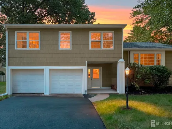 17 Meredith Rd, Edison, NJ 08817