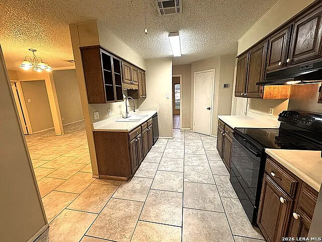 3 bed, 2.0 bath, 1342 sqft, $1,800 — Photo 3