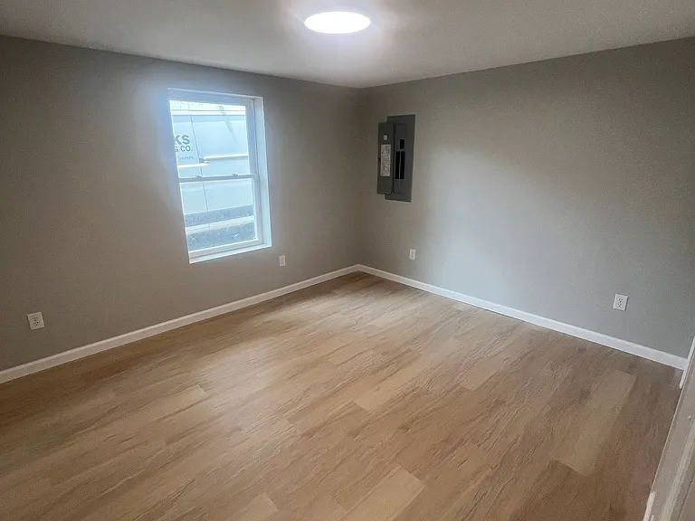 520 Eagle St #4 — Photo 8