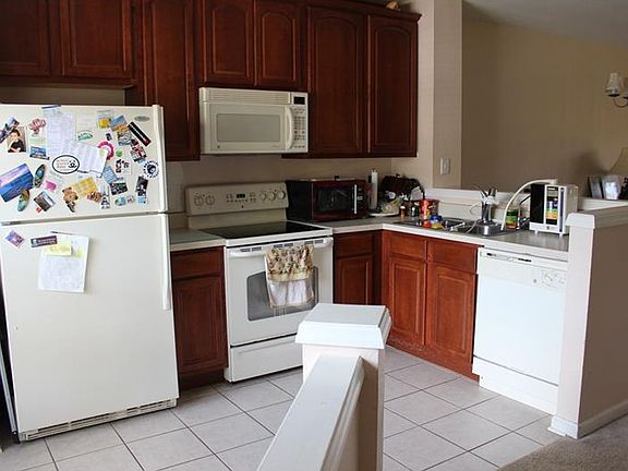 3rd image of 1810 Stockton Dr