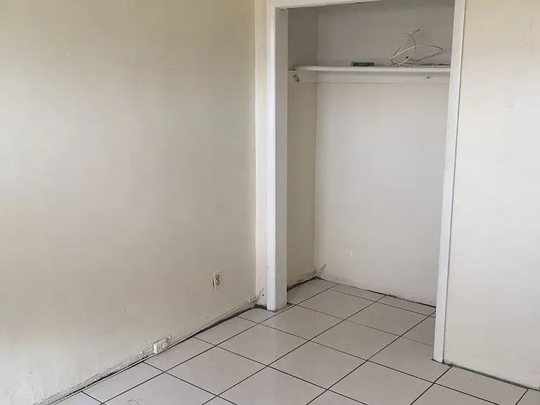 716 NW 4th Ave — Photo 13