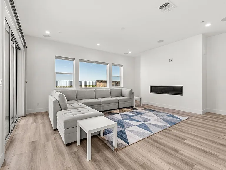 6162 Kings Peak Dr — Photo 4