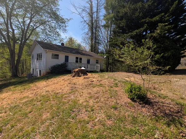 23 Duck Dr #A, Mars Hill, NC 28754