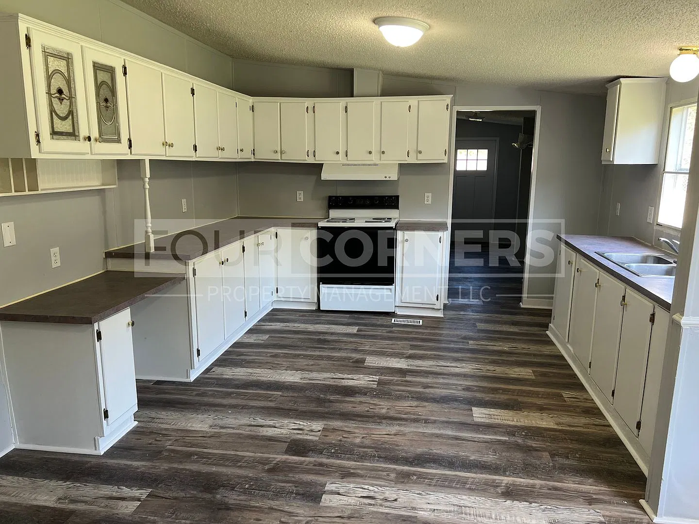 3BR 2BA Home in Beautiful Country Setting — Photo 4