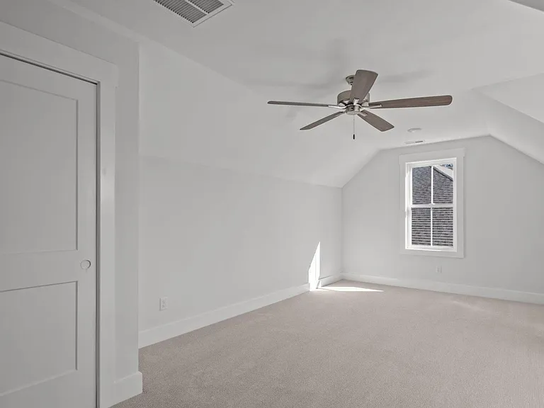4772 Yellowood Dr — Photo 29