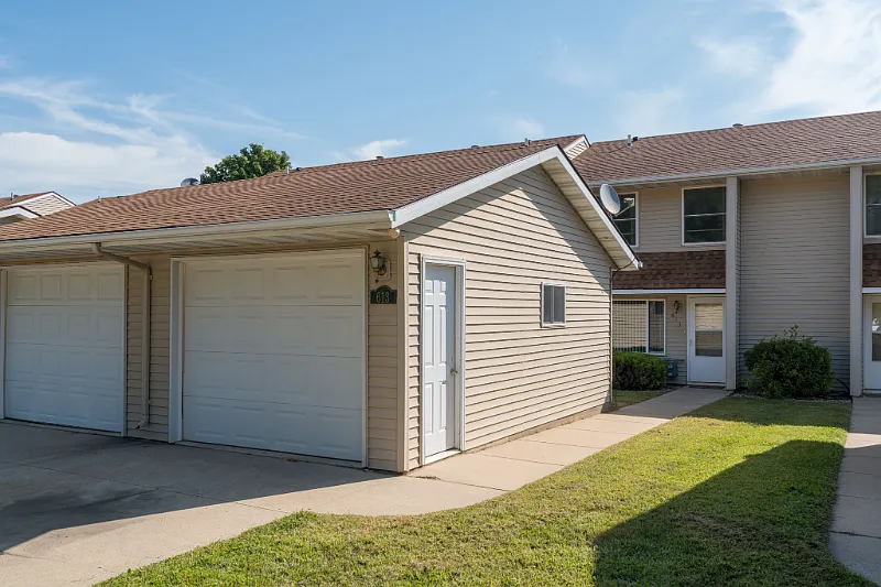 Building Photo - 619 Burton Ln