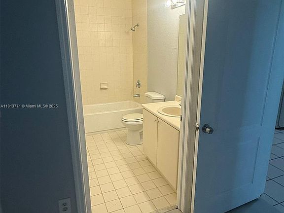 4th image of 1656 SE 29th Ct Unit 106
