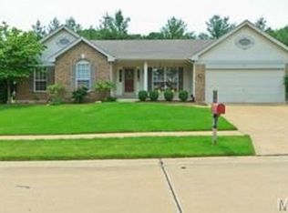816 Kiefer Trails Dr, Ballwin, MO 63021