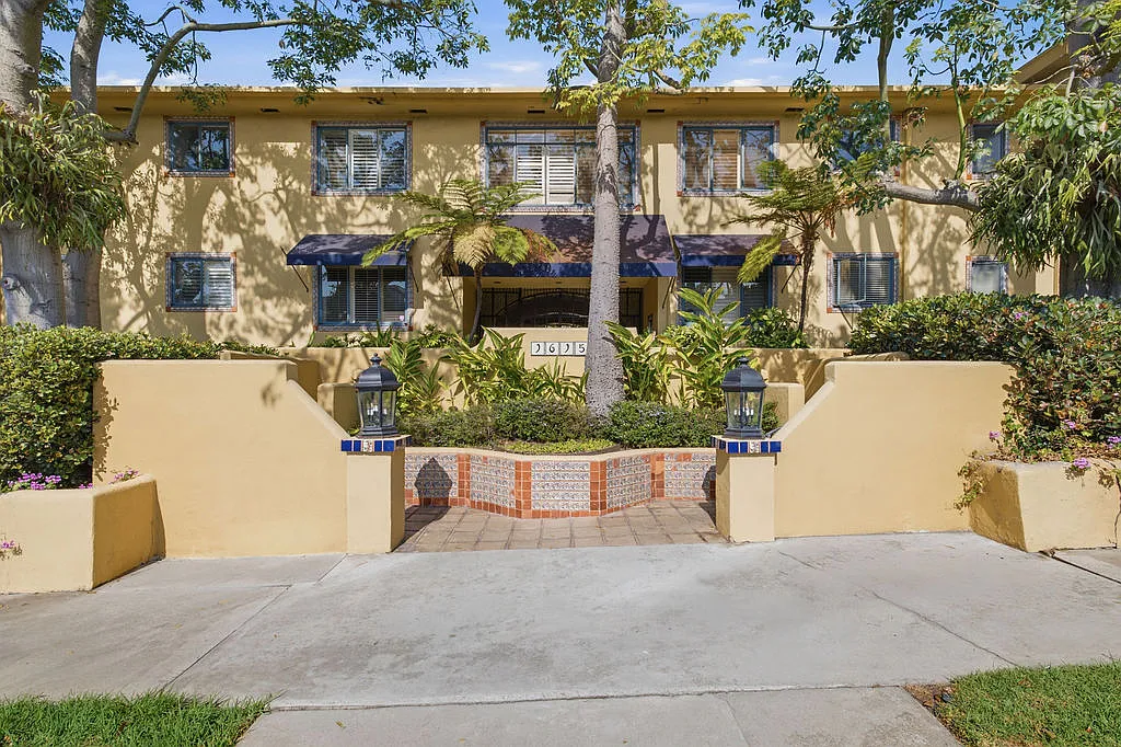 1 bed, 688 sqft, $3,150 — Photo 1