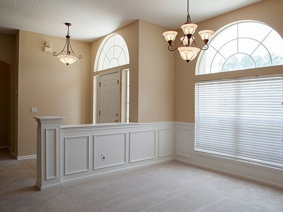 4th image of 721 E American Eagle Dr