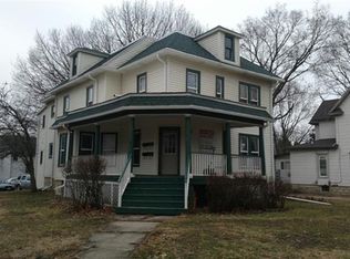 402 College Ave APT 1, Dekalb, IL 60115