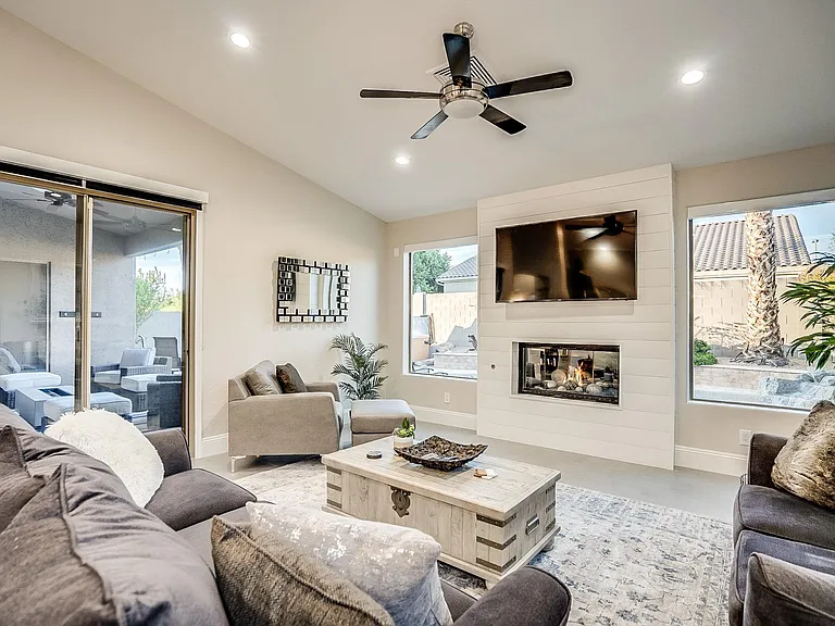 7308 E Whistling Wind Way — Photo 5