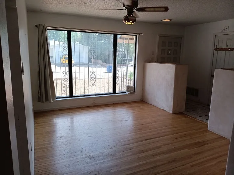 9825 Robin Ave NE — Photo 4