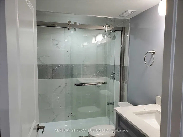 89 Woodcock Ave #BASEMENT — Photo 14