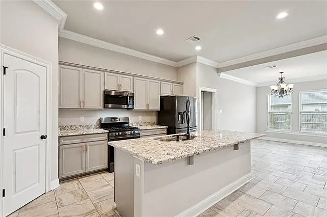 3 bed, 2.0 bath, 1825 sqft, $2,200 — Photo 3