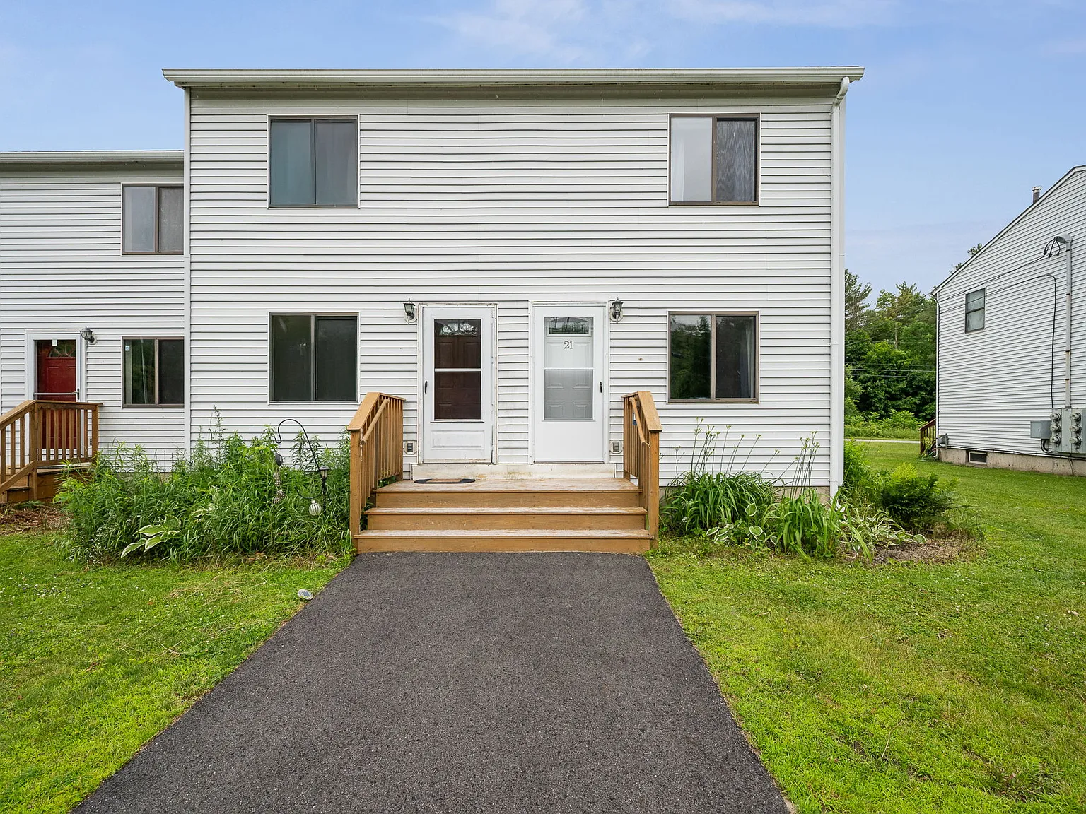 2 bed, 1300 sqft, $2,350 — Photo 1