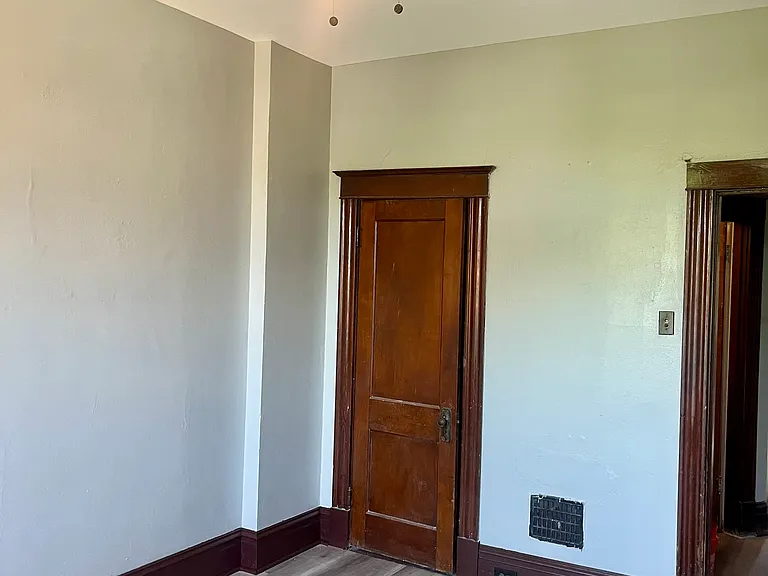 4460 Holly Ave — Photo 14