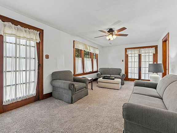 2nd image of 801 S 34th St